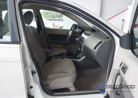 2009 Ford Focus Se z USA, uszkodzony, nr VIN 1FAHP35NX9W230844